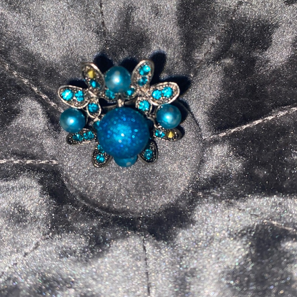 Earrings and ring set
$25 set
